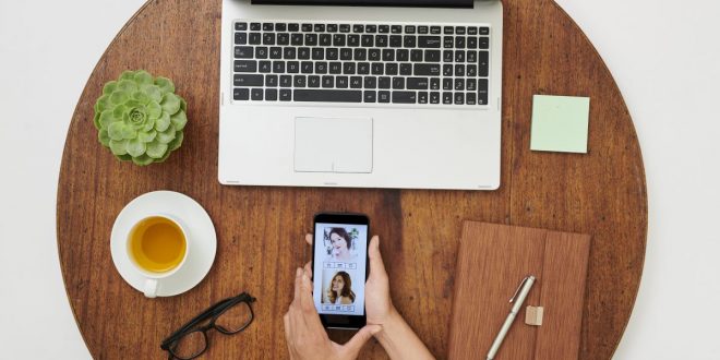 Tinder czy Badoo – Co wybrać? Opinie